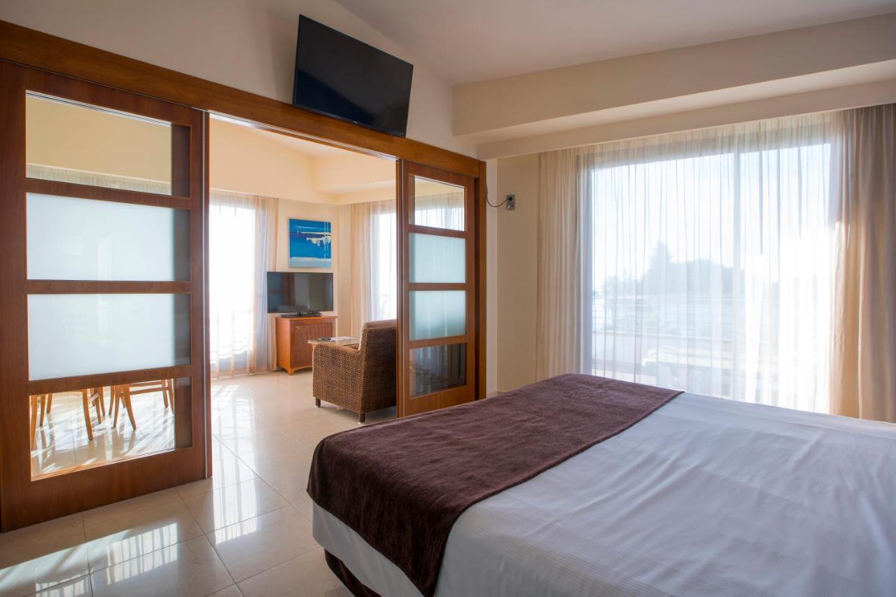 Hotel Miami Mar Sant Carlos de la Ràpita Exteriör bild