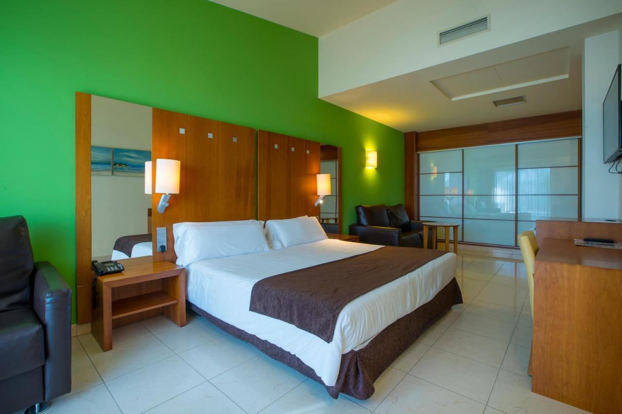 Hotel Miami Mar Sant Carlos de la Ràpita Exteriör bild